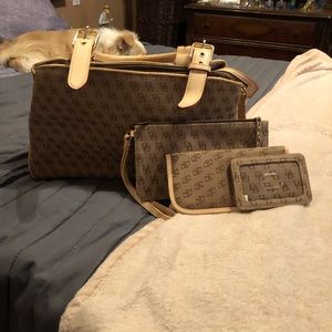 Dooney & Bourke Women Handbag, Large, Brown